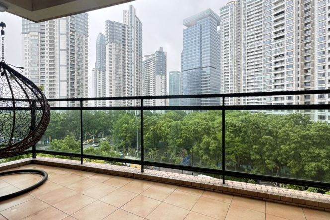 modern 3brs floor heating open balcony beside Huang pu river IFC ,25.3K