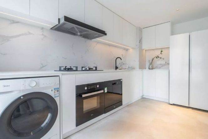 Bright 3Br w. Heating&C/A @Jiangsu Rd Station