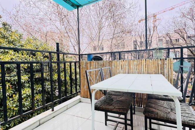 Hengshan Rd. line 1 comfy 2BR w. Outdoor balcony&Terrace 