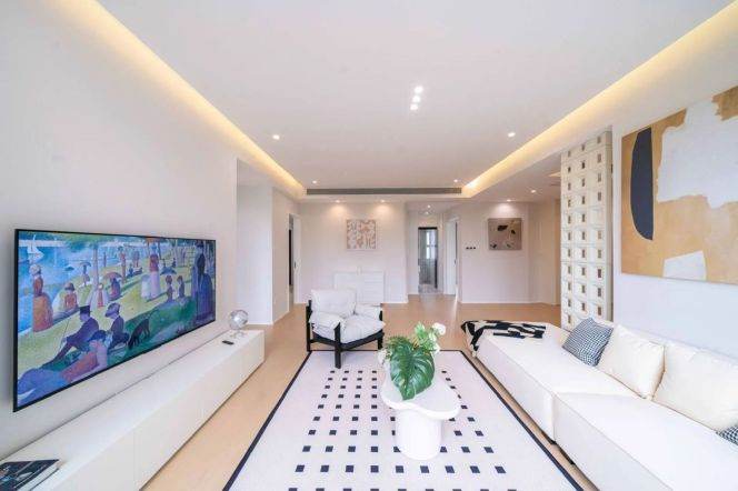  4-Bedroom Apartment | Gubei  golden street  | 182.37㎡ | Fully Renovated & Well-equipped 