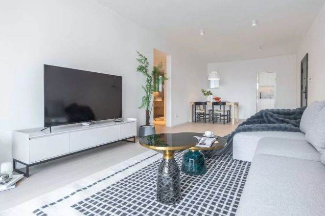 Bright 3Br w. Heating&C/A @Jiangsu Rd Station