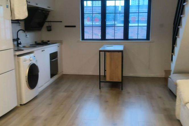 Jing'an temple 1BR with terrace