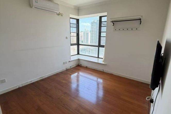 Changping rd elevator 1BR apartment