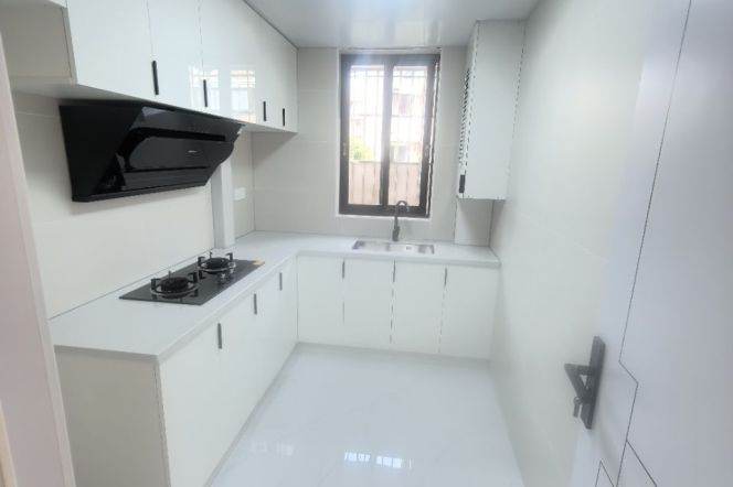 Spacious 2br,brand new,big balcony,modern kitchen,close to Line 2