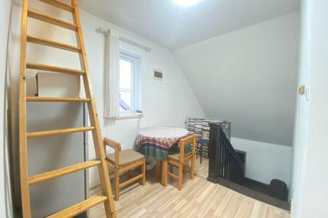 Yuyuan Rd 1+1 bedrooms Apt near 2/7/14 Jing'an Temple