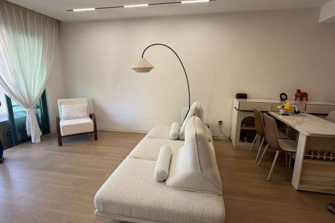 brand new and modern 3brs floor heating balcony in Lujiazui Huang pu river IFC line 2,9,14