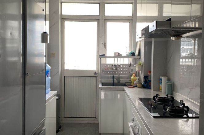 modern 3brs nice open balcony beside Su zhou river line 13 only 16.5K