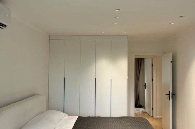 guiling rd elevator 2BR/big living room@L9