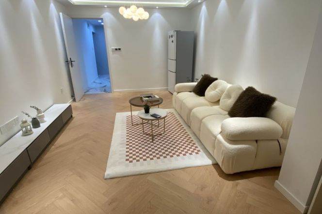 jiangsu rd station one bedroom