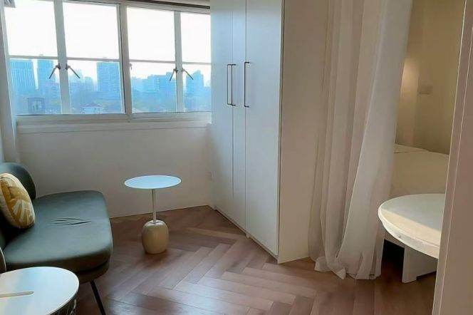 Cute bright 1BR APT Elevator Yueyang Rd 8k