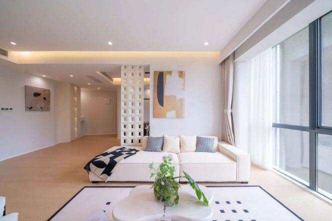  4-Bedroom Apartment | Gubei  golden street  | 182.37㎡ | Fully Renovated & Well-equipped 