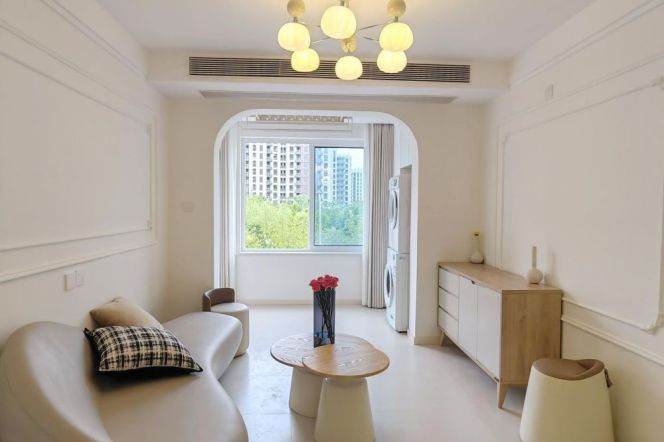 Modern Stylish 2 br next NYU shanghai, easy to L 6/8/11 + L 8 LingZhaoXinCun St.