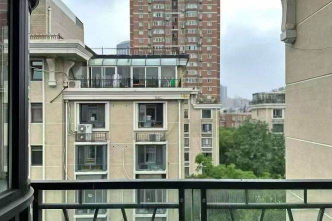 nice 4brs penhouse nice terrace floor heating open kitchen line 2,11 only 36K