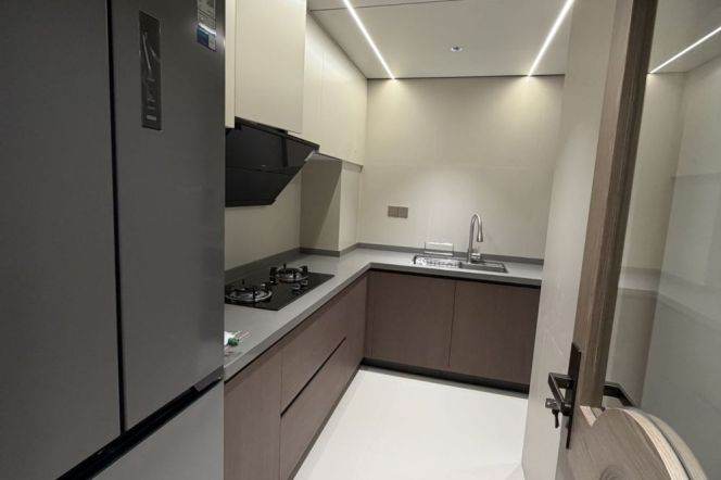 brand new and modern 3brs floor heating balcony in Lujiazui Huang pu river IFC line 2,9,14