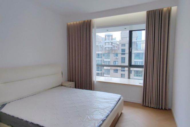 Modern 2br with nice Kitchen area 3 mins walking to L 3/4/9 YiShan Rd St.