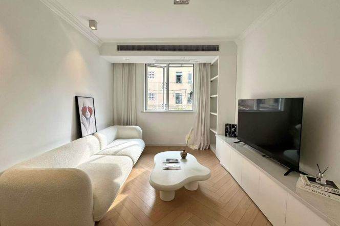 Zhongshan Park 1BR 2LR@L2/3/4,central AC/oven/double south/big living room