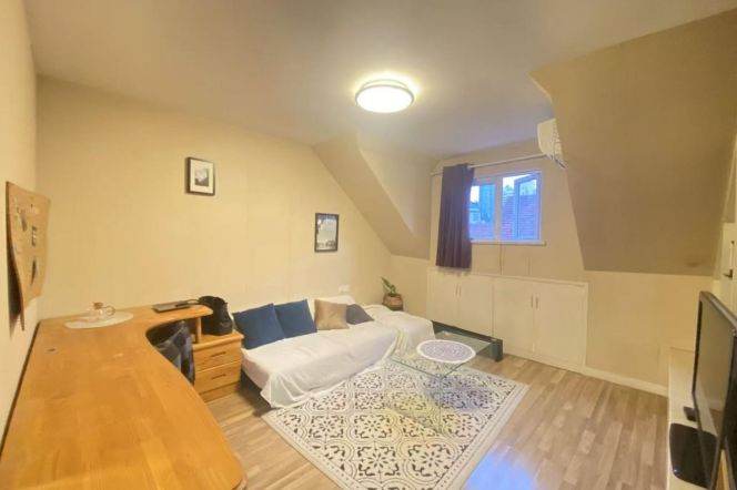 Yuyuan Rd 1+1 bedrooms Apt near 2/7/14 Jing'an Temple