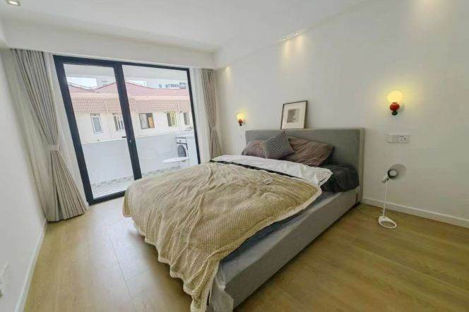 Valuable Jianguo/Shaanxi Rd 1BR with Balcony/Oven 9.6K   