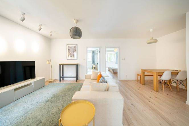 Spacious 2br,with Oven,Floor heating,close to Jiaotong,Line 10