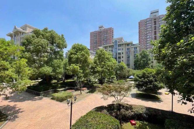 nice 4brs penhouse nice terrace floor heating open kitchen line 2,11 only 36K