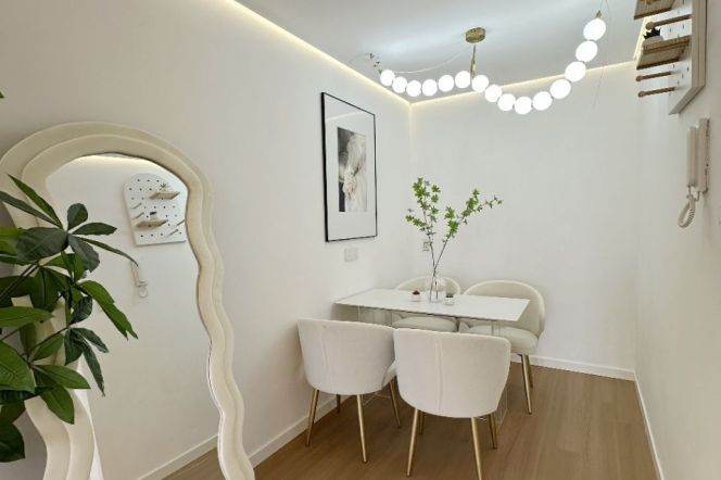 Valuable/Modern Highrise 2BR with View/Central AC/Oven 15.8K 