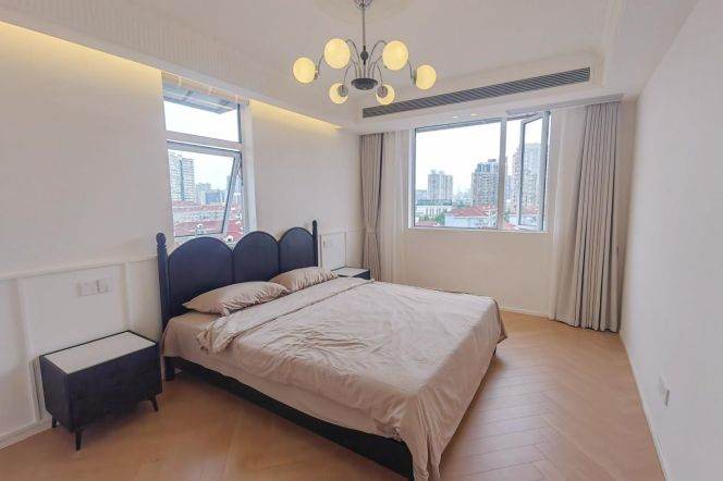 Modern Nice view 1 br with lift in XuHui . easy to L 7/12 Middle LongHua Rd St + L 11 