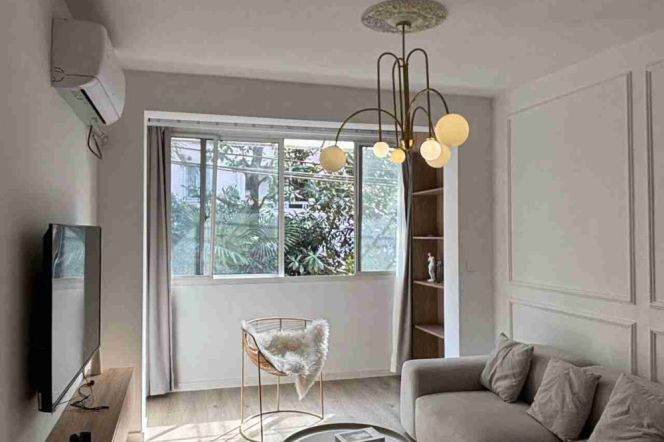 Bright&Spacious 1Bdr 1Bath Apt/Large Storage/L7 Chang Ping Rd/Jing'an Temple+2F Walk Up