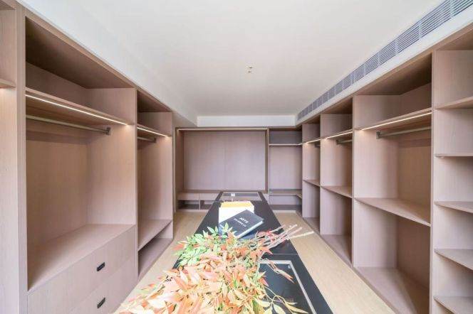 Jiangsu rd elevator 122sqm 1BR apartment