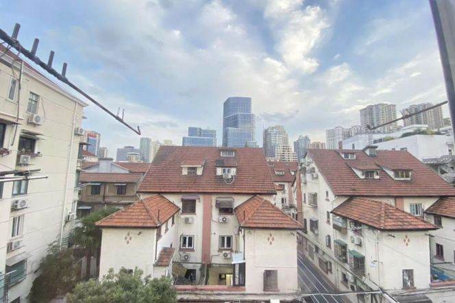 Yuyuan Rd 1+1 bedrooms Apt near 2/7/14 Jing'an Temple