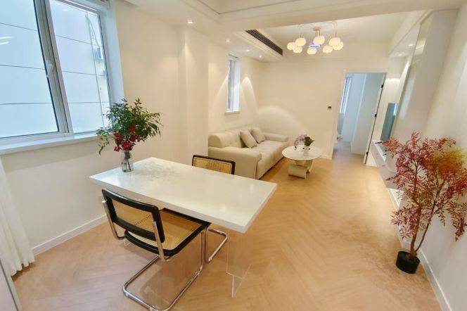 zhongshan park elevator 1BR/big living room@L3/4