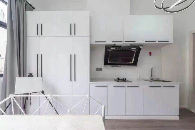 Bright 1Br+Balcony @ L9/12 Jiashan rd station