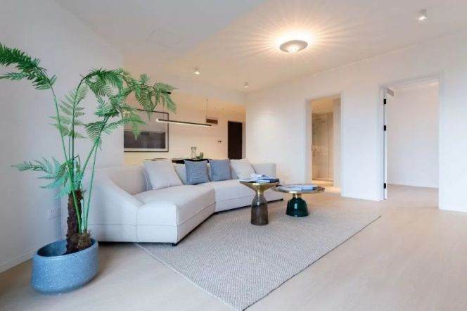 modern 2brs floor heating modern furniture beside Xujiahui park 