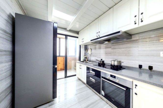 Jiaotong University, 152 square meters, 3 bedrooms with underfloor heating, parking space