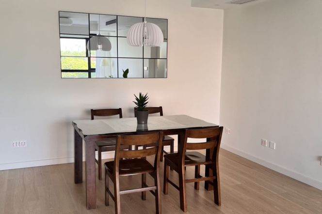 Elevator 2br/2bt Flat in Jiashan Road