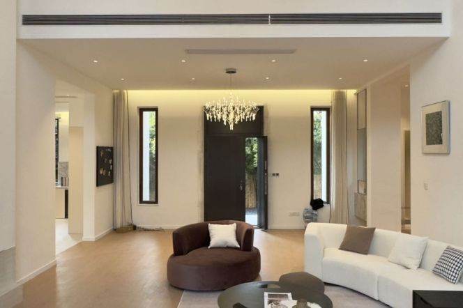 brand new 6brs house floor heating big garden in Qing pu 