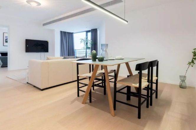 modern 2brs floor heating modern furniture beside Xujiahui park 