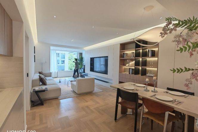 Jiangsu road, Newly renovated, 3Br 2Ba 150Sqm, L2/11