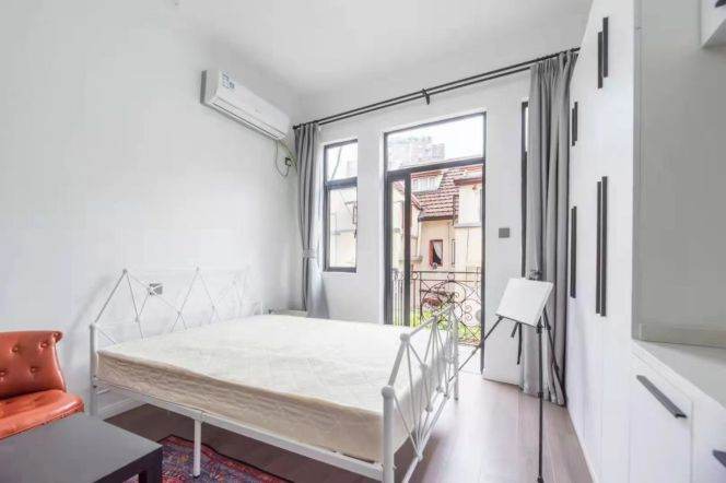 Bright 1Br+Balcony @ L9/12 Jiashan rd station