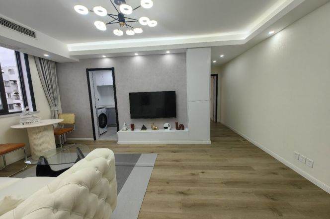 Elevator 2BR-Yude Road - 3 minutes to Line 1/4 - Shanghai Indoor Stadium