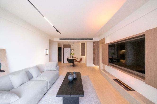 Newly Renovated 2Brm With Floor Heating Near Line 