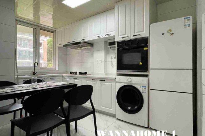 Cozy&Bright Elevator 2bdrs 1Bath Apt+Suzhou Creek+Green Compound+L1/12/13 Han Zhong Rd