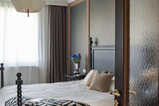 Xingguo Road, Huaihai Villa, windows offering views of greenery，L 10