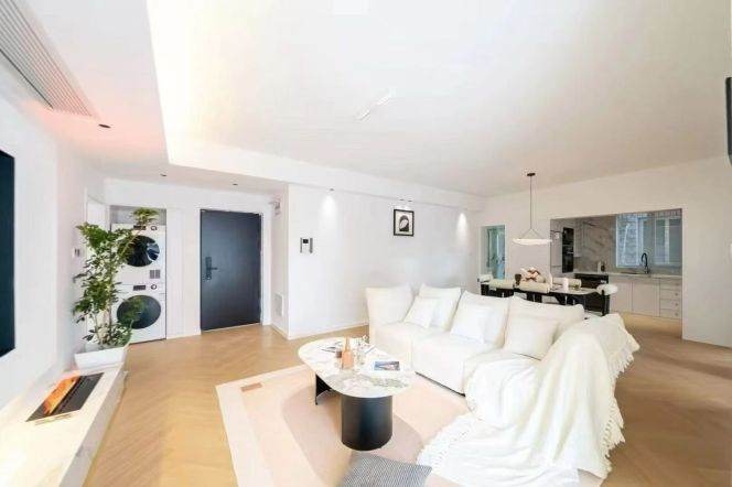 Guangyuan/Leshan rd floor heating 3br/2lr/2ba apt with balcony; L1/9/11