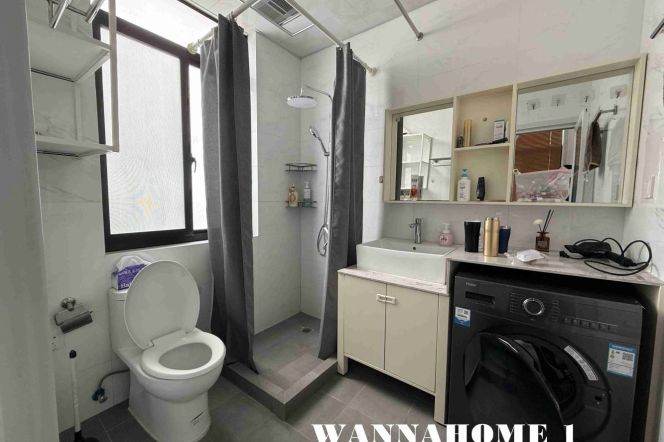 Spacious&Bright 1Bdr 1Bath Apt+Jing An Temple+3F Walk Up+Clean Corridors+Large Terrace