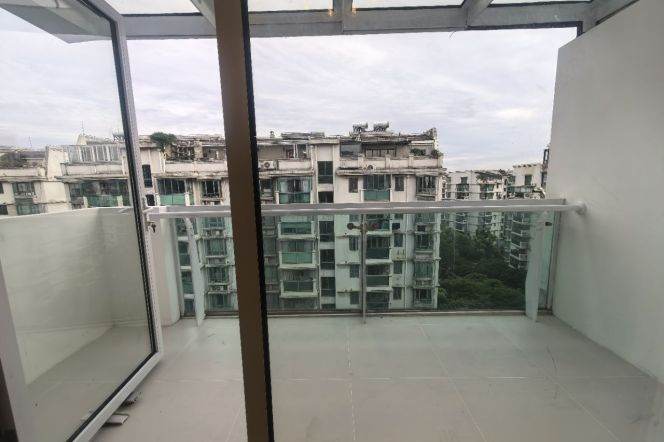 2 Brs, 1 Living room, Open Balcony/Floor heating/Central ac/Oven, 120 sqm @ Weining metro L2