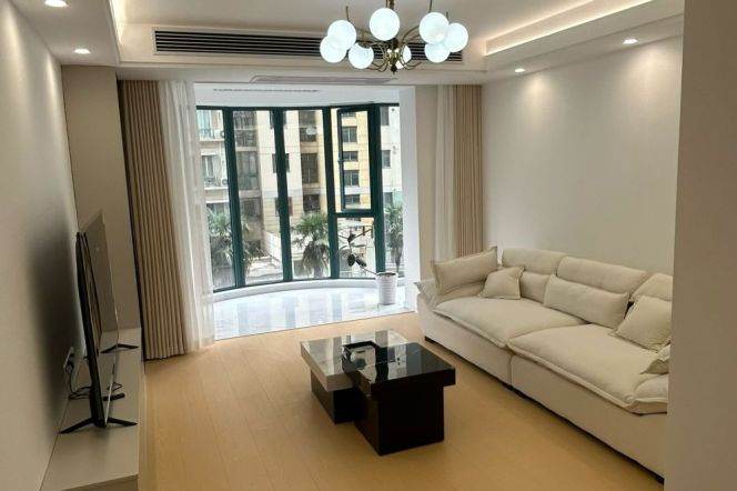 2 Brs, 1 Living room, Central ac/Dryer, 100 sqm @ Zhongshan park L2,3&4