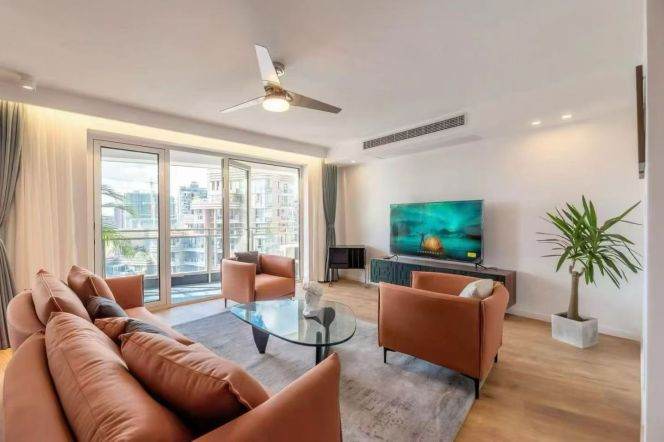Wuning/Changshou Rd floor heating 3brs/2lv/2bt apt with balcony; L13/14