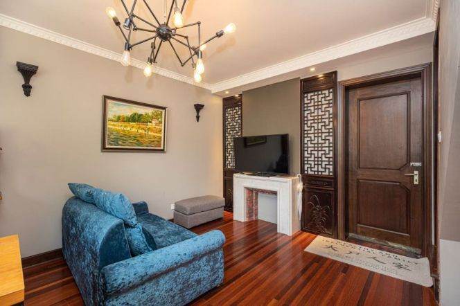 Stylish 1Br/West Nanjing Rd station/Duplex/Balcony/