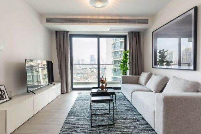 Modern 3brs open balcony floor heating nice view near west nan jing road line 2,12,13 only 22K