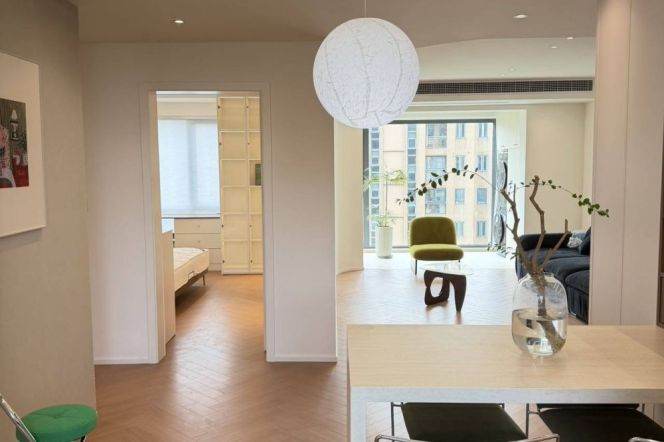Modern 2 br in MinHang  ,easy to L12 GuDai Rd st.